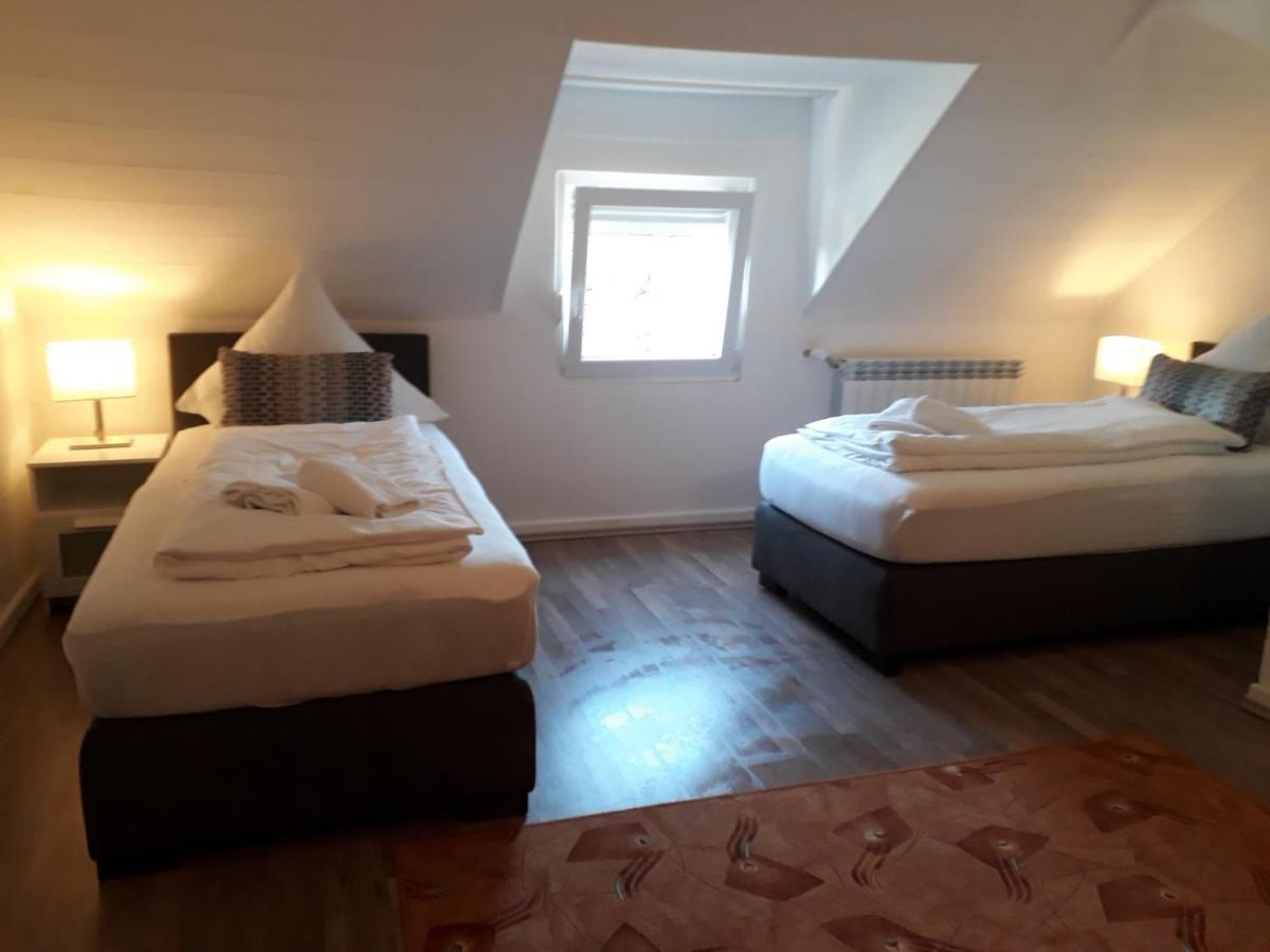 Ferienwohnungen Haus Scheidter 42 Саарбрюккен Экстерьер фото